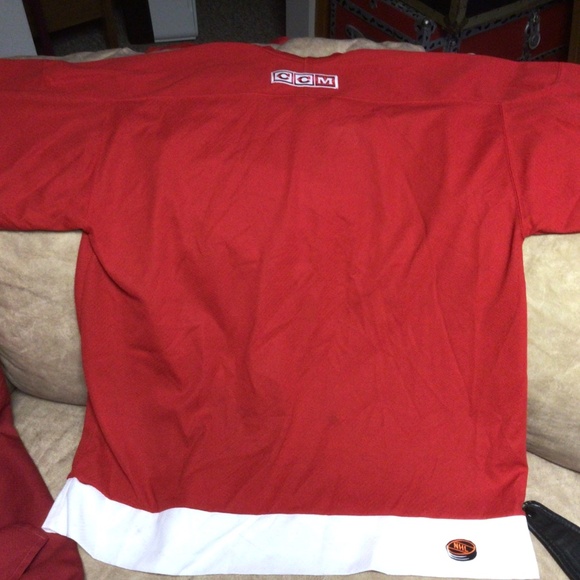 NHL DETROIT Redwings jersey - Picture 3 of 3